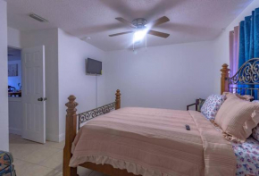 cheerful 1-bedroom 1bath at Fort Lauderdale FL